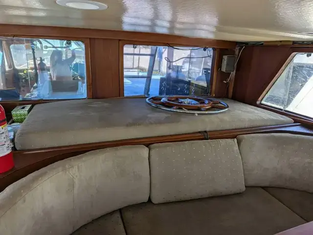 Marine Trader Pilothouse