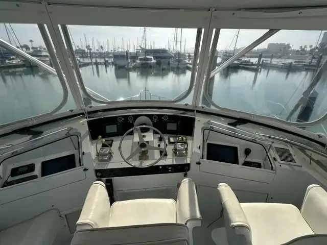 Hatteras Sport Deck Motor Yacht