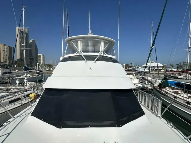 Hatteras Sport Deck Motor Yacht