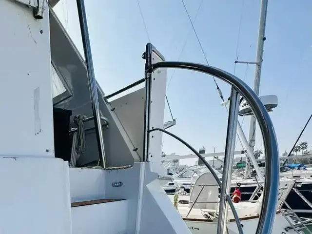 Hatteras Sport Deck Motor Yacht