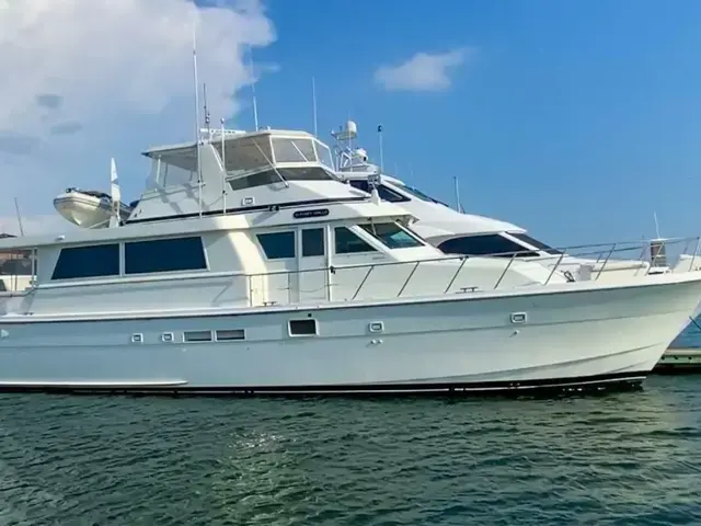 Hatteras 62 Cockpit Motor Yatch