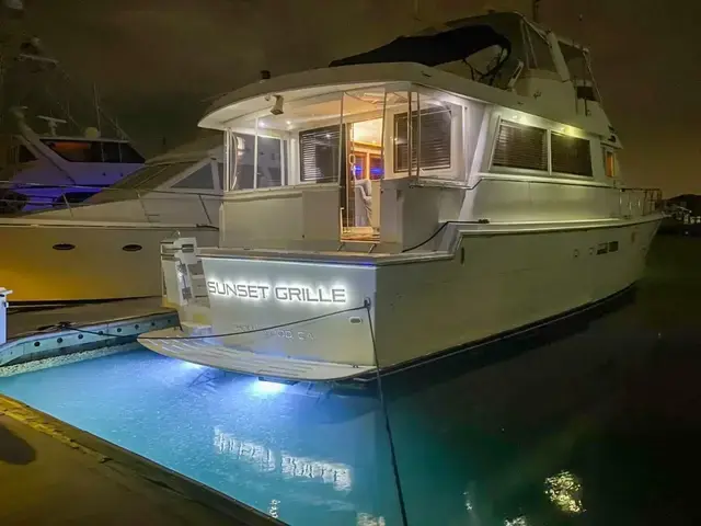 Hatteras 62 Cockpit Motor Yatch