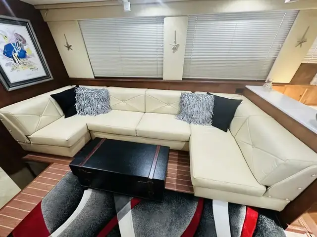 Hatteras Sport Deck Motor Yacht