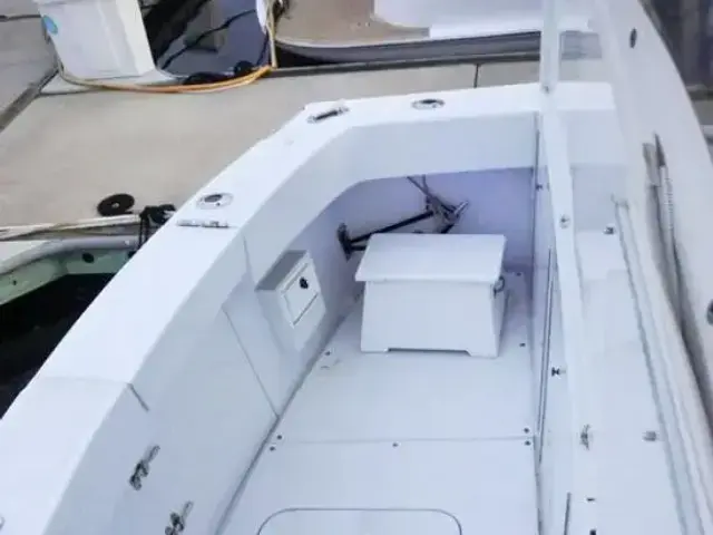 Hatteras 62 Cockpit Motor Yatch