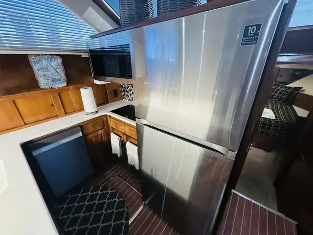 Hatteras Sport Deck Motor Yacht