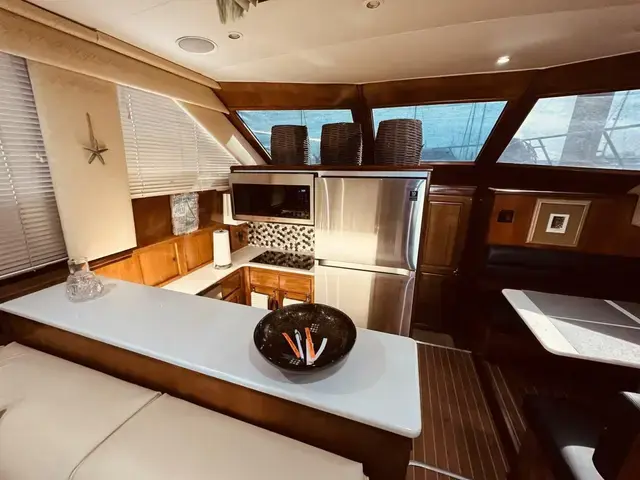 Hatteras Sport Deck Motor Yacht