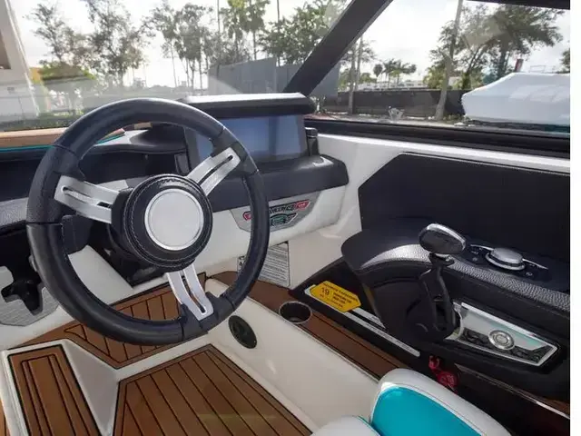 Nautique G25