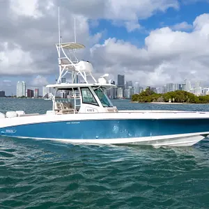 2018 Boston Whaler 350 Outrage