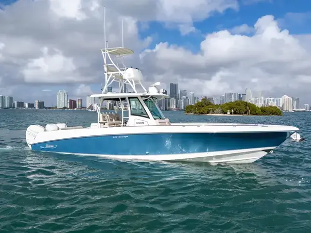 Boston Whaler 350 Outrage