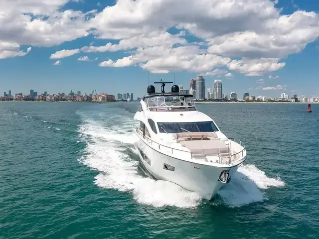 Sunseeker 86 Yacht