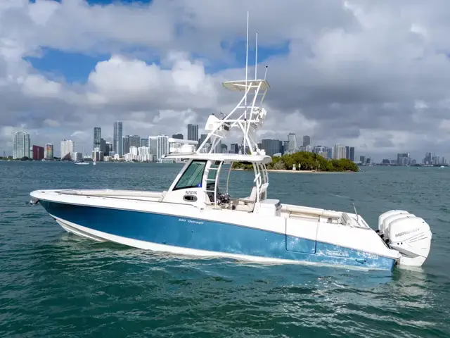 Boston Whaler 350 Outrage