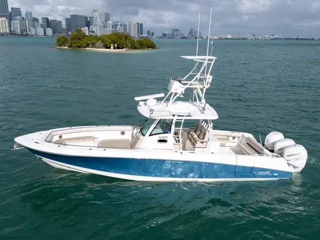 Boston Whaler 350 Outrage