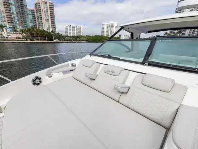 Sea Ray 320 Sundancer