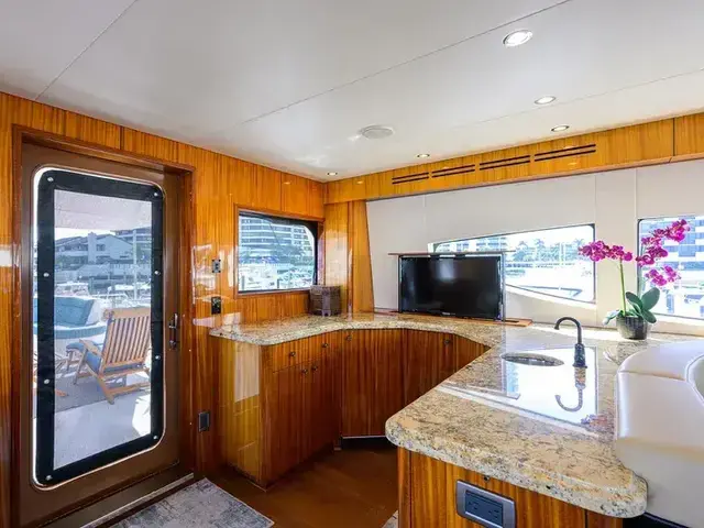 Hatteras 80