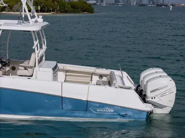 Boston Whaler 350 Outrage