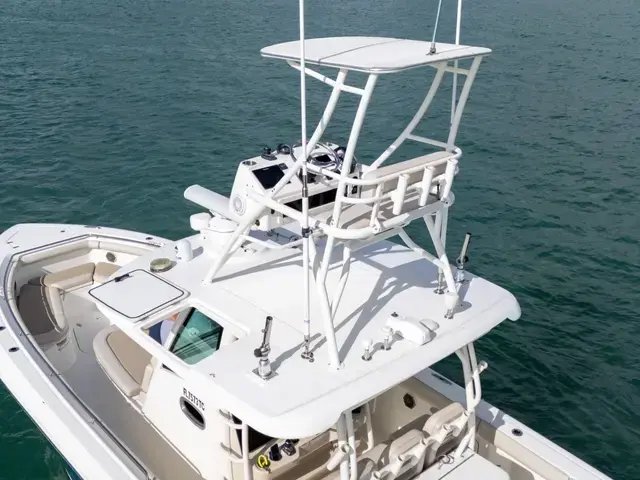 Boston Whaler 350 Outrage