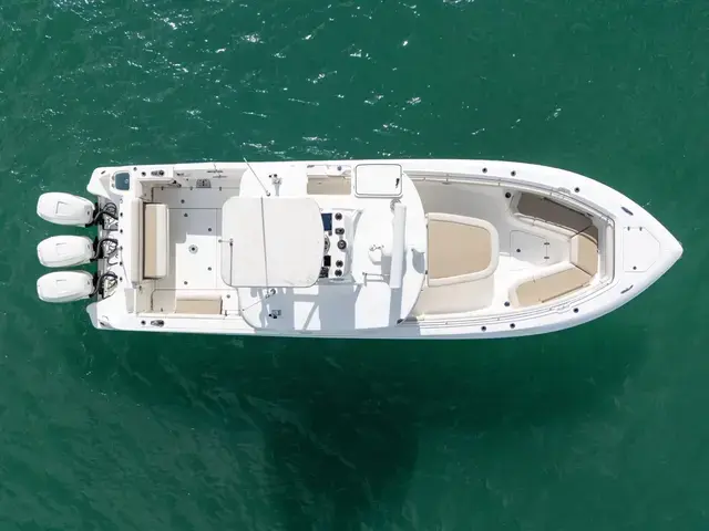 Boston Whaler 350 Outrage