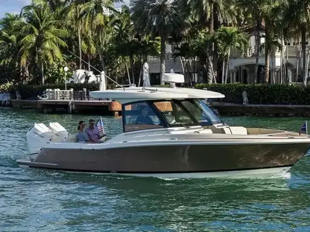 Chris Craft Calypso 32