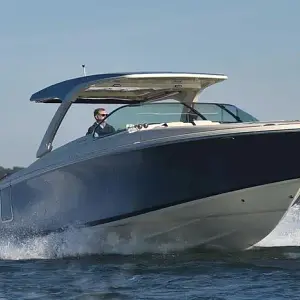 2025 Chris Craft Launch 35 GT