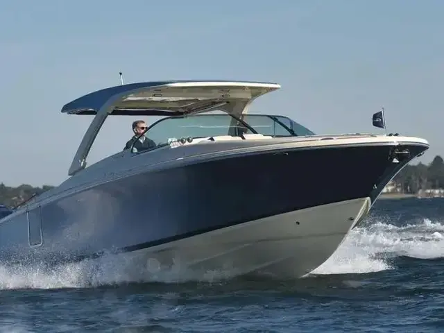 Chris Craft Launch 35 GT