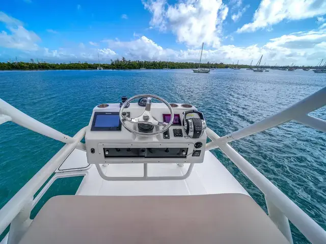 Boston Whaler 350 Outrage