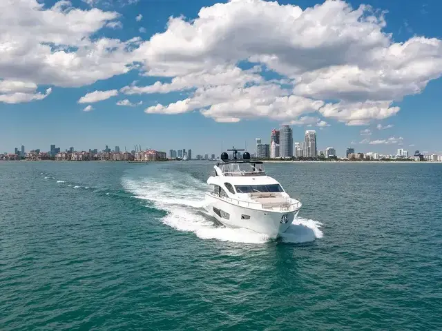 Sunseeker 86 Yacht