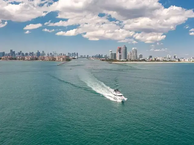 Sunseeker 86 Yacht