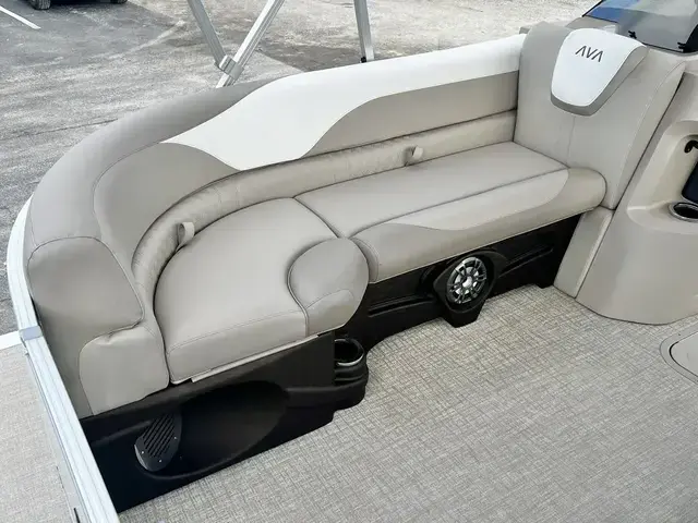 Avalon LSZ 23' Cruise Rear Bench TT - Triple Toon - IN STOCK