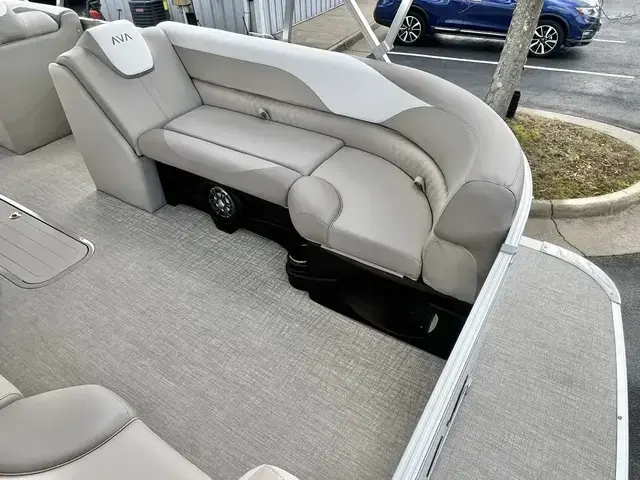 Avalon LSZ 23' Cruise Rear Bench TT - Triple Toon - IN STOCK