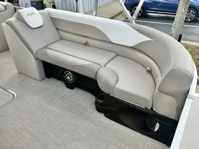 Avalon LSZ 23' Cruise Rear Bench TT - Triple Toon - IN STOCK