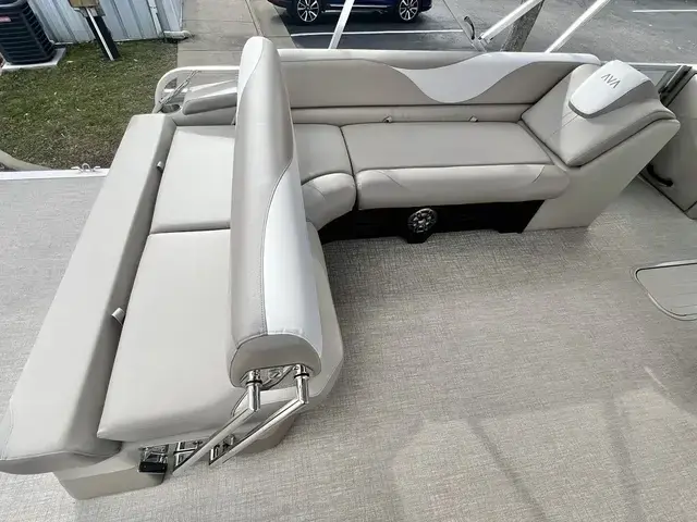 Avalon LSZ 23' Cruise Rear Bench TT - Triple Toon - IN STOCK