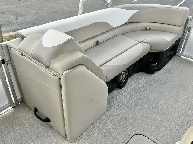 Avalon LSZ 23' Cruise Rear Bench TT - Triple Toon - IN STOCK