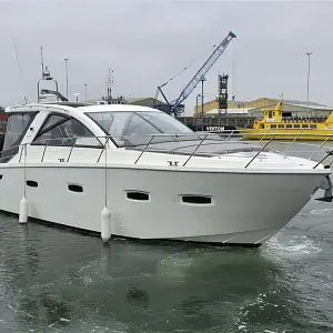 2011 Sealine SC35