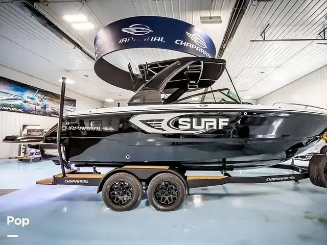 Chaparral 26 surf black edition