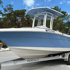 2023 Robalo 222 Explorer