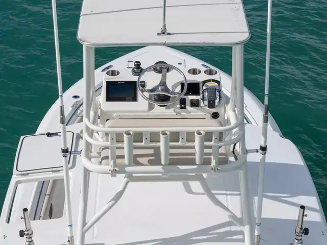 Boston Whaler 350 Outrage