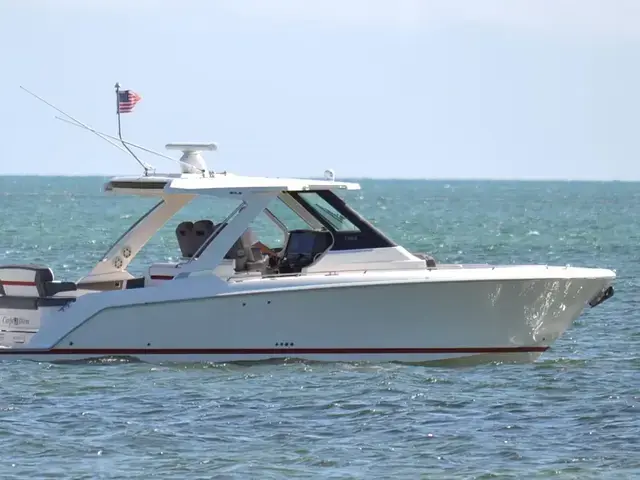 Tiara Yachts 34LS