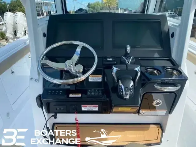 Everglades Boats 285 CC