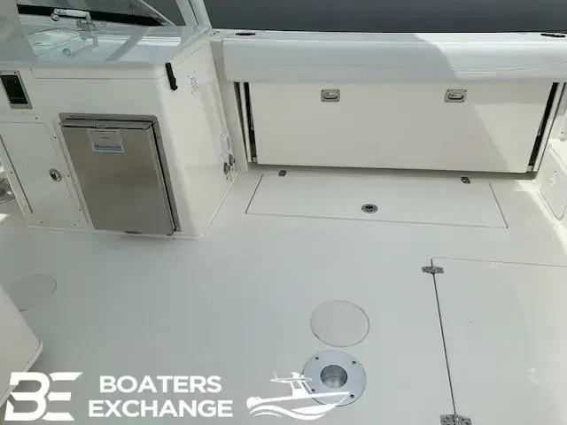 Cobia 280 Dual Console