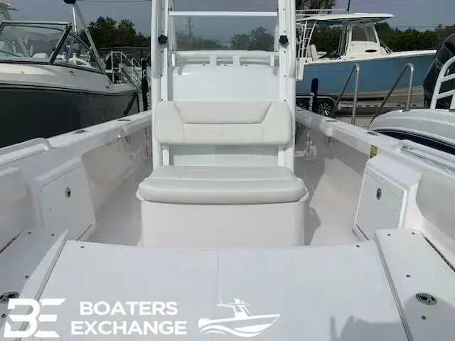 Everglades Boats 243 CC