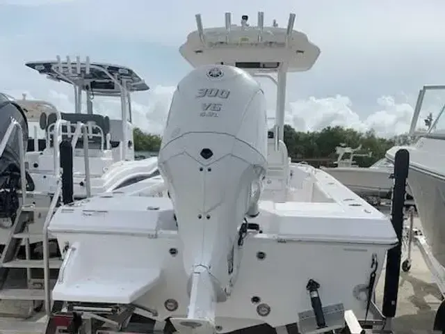 Everglades Boats 243 CC