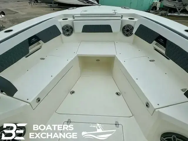 Cobia 285 Center Console