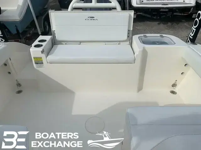 Cobia 220 Dual Console