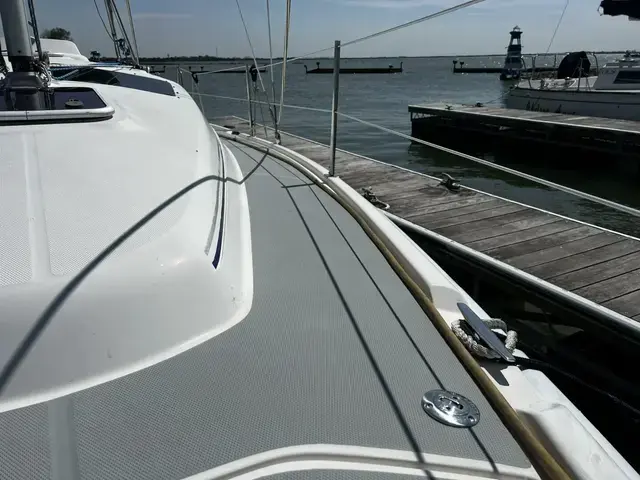 Hunter 33