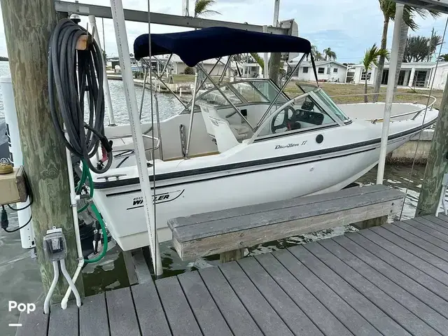 Boston Whaler Dauntless 17