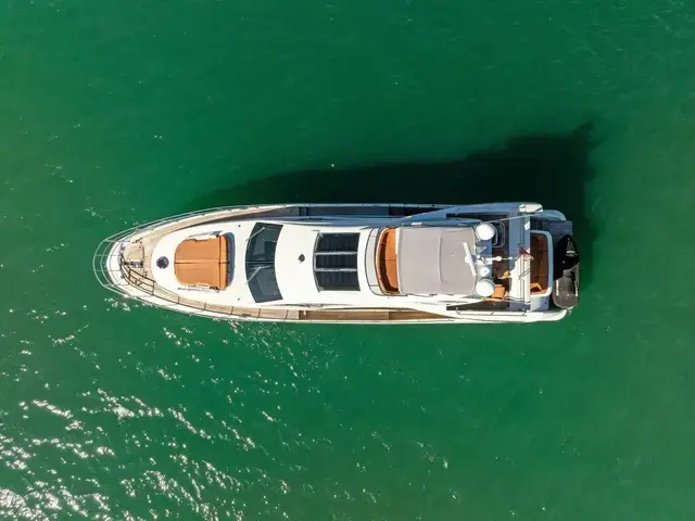 Azimut 72s