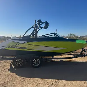 2015 Scarab 215 Wake