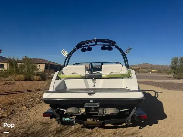 Scarab 215 Wake