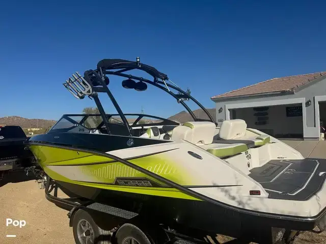 Scarab 215 Wake