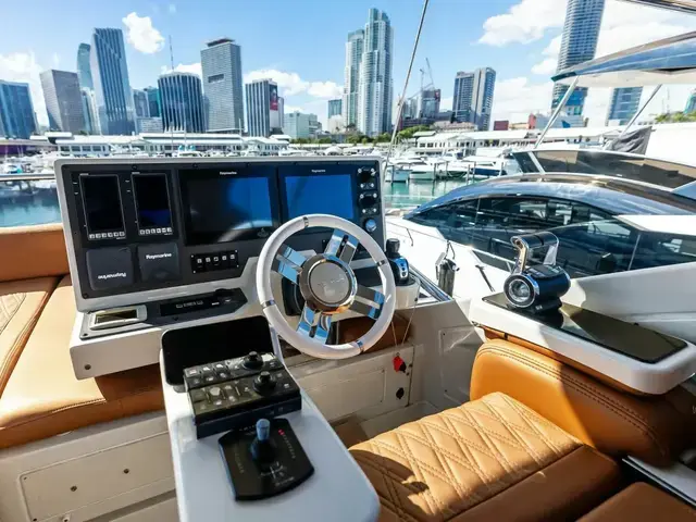 Azimut 72s